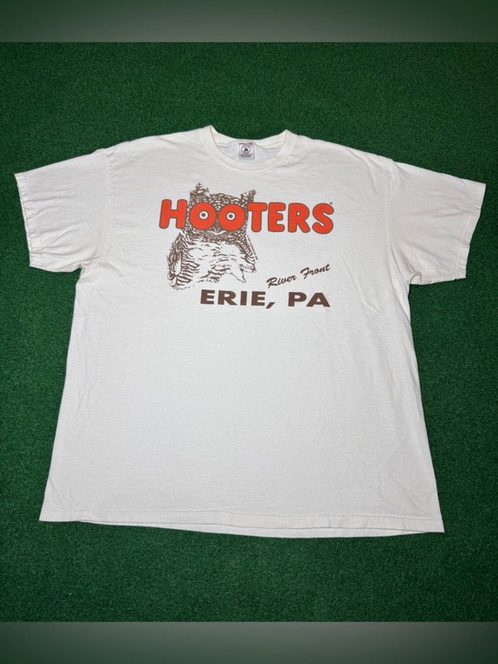 Hooters River Front Erie Pennsylvania XXL Vintage 90s T Shirt